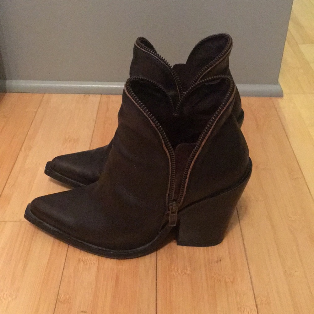 Black Jeffrey Campbell bootie